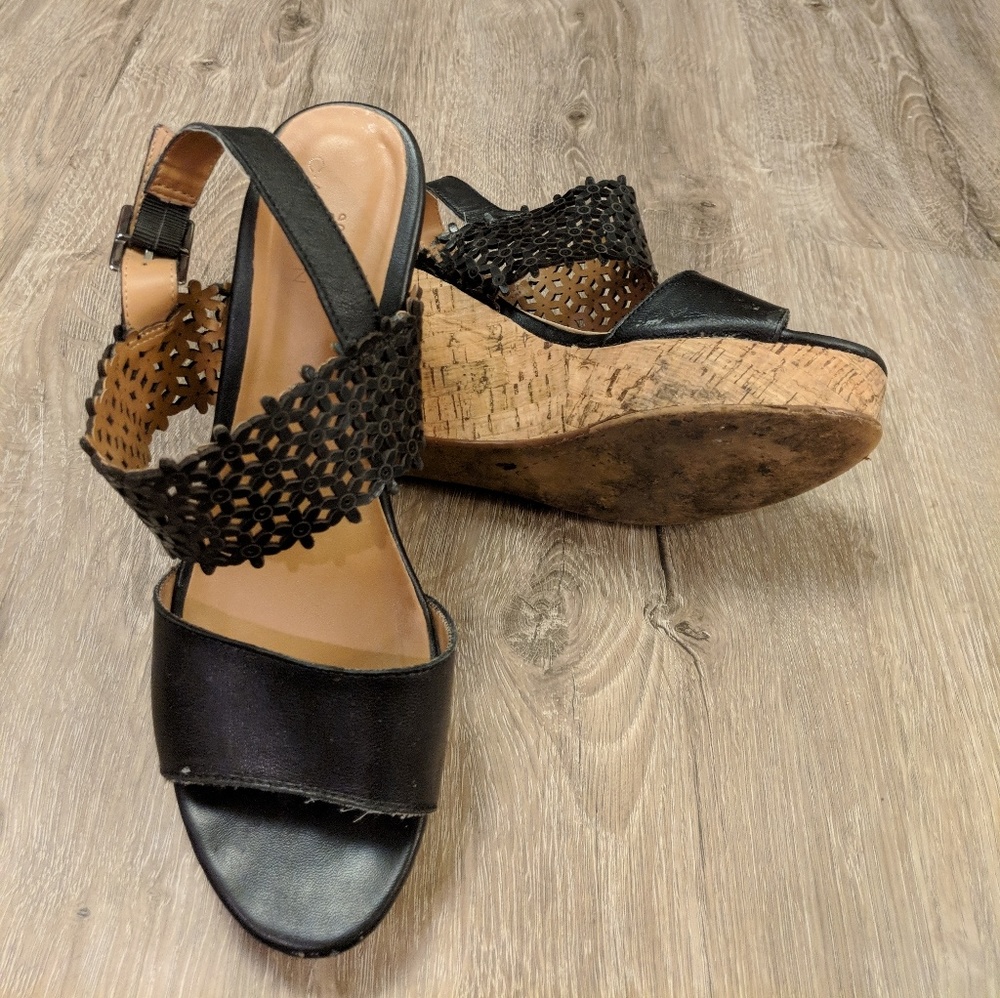 Caslon wedges